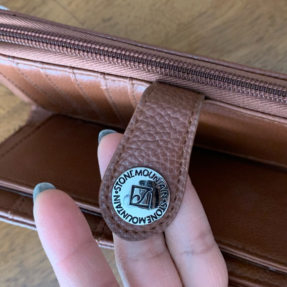 NWOT STONEMOUNTAIN Wallet Clutch Tan Brown - Picture 9 of 12